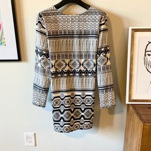 Collective Concepts Aztec Shift Dress - L (6-8)